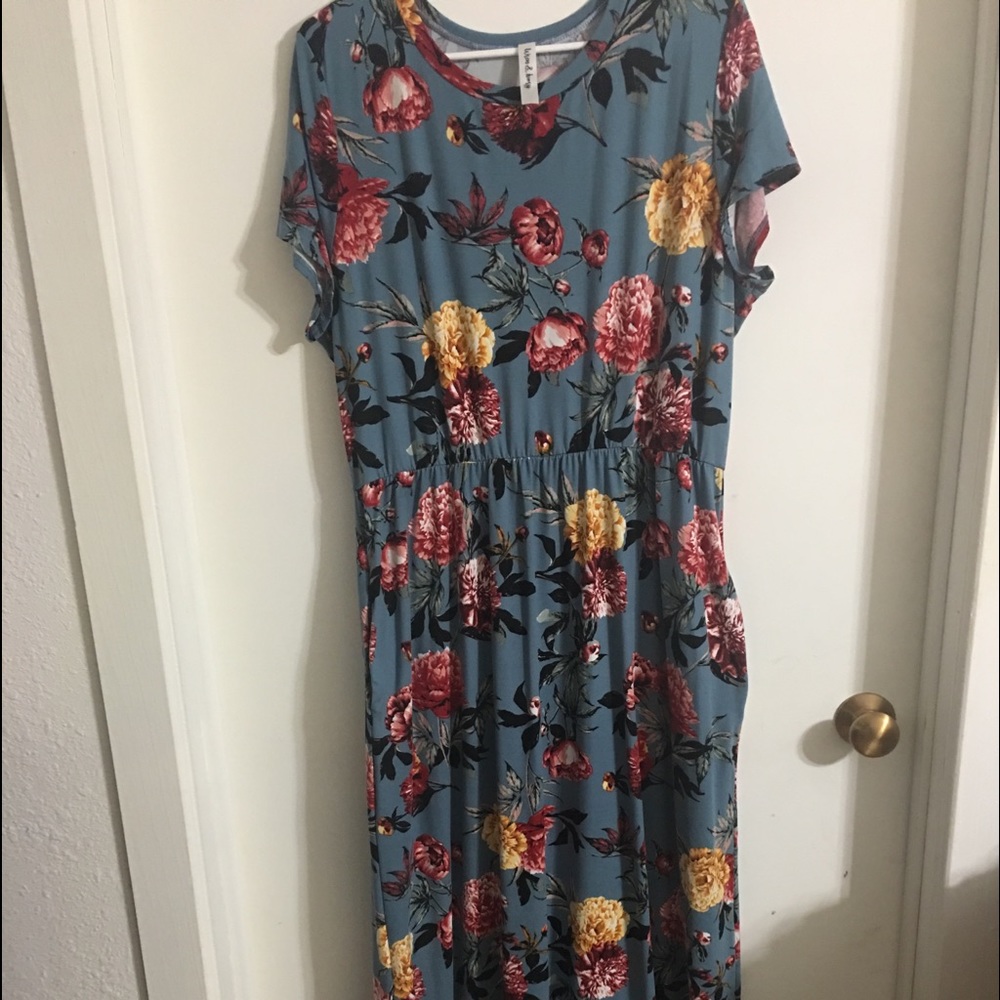 When and Ivory - XXL - Blue and Floral Maxi